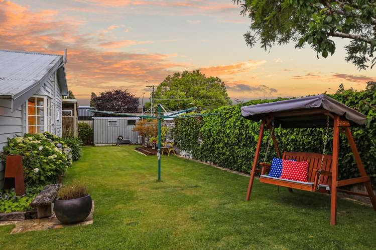 741 River Road Chartwell_25