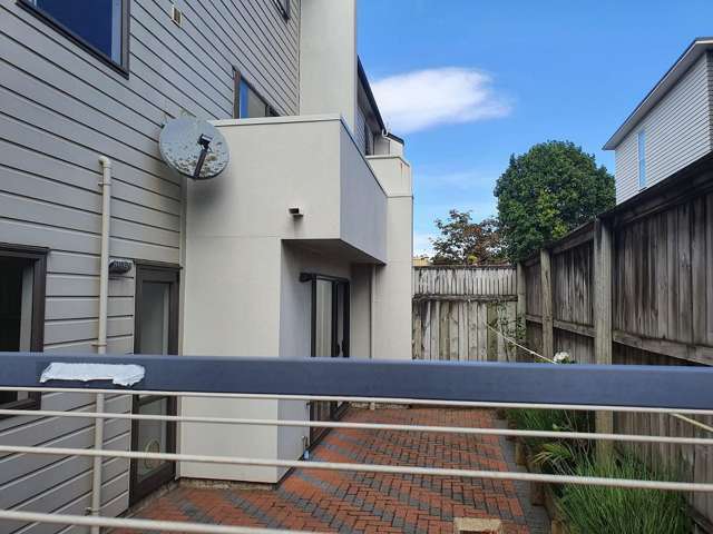 25B Mount Smart Road Royal Oak_2