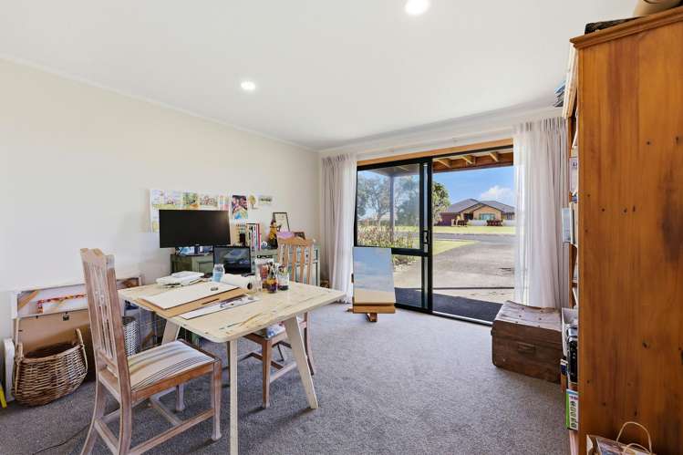 166 Torkar Road Clarks Beach_29