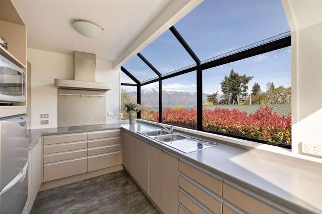 9 Greenstone Place Fernhill/Sunshine Bay_4