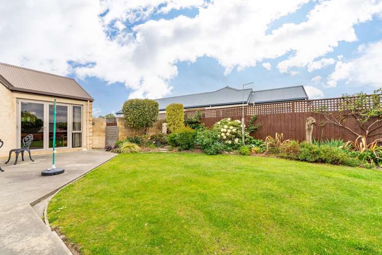 23 Chateau Close Gleniti_18