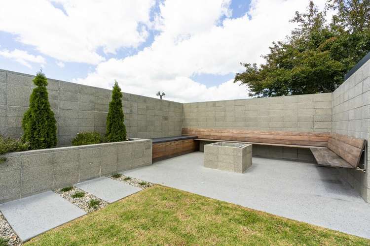 5 Bernard Street Avenues_28