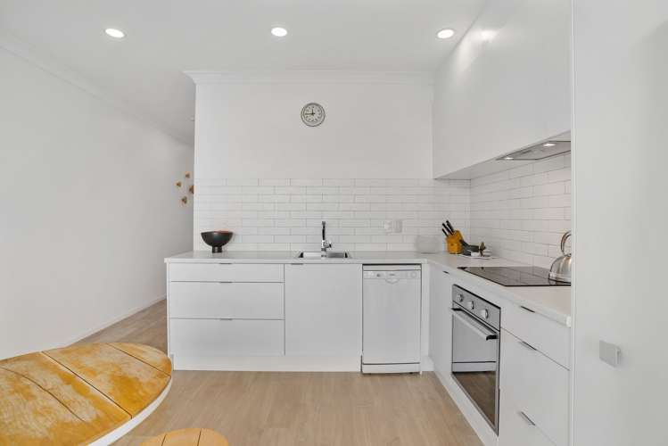 305/3 Morningside Drive Morningside_9