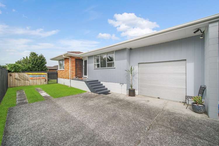 2/15 Poinsettia Place_0