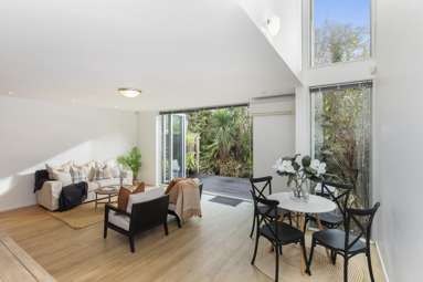 5/121 Bishop Street_1