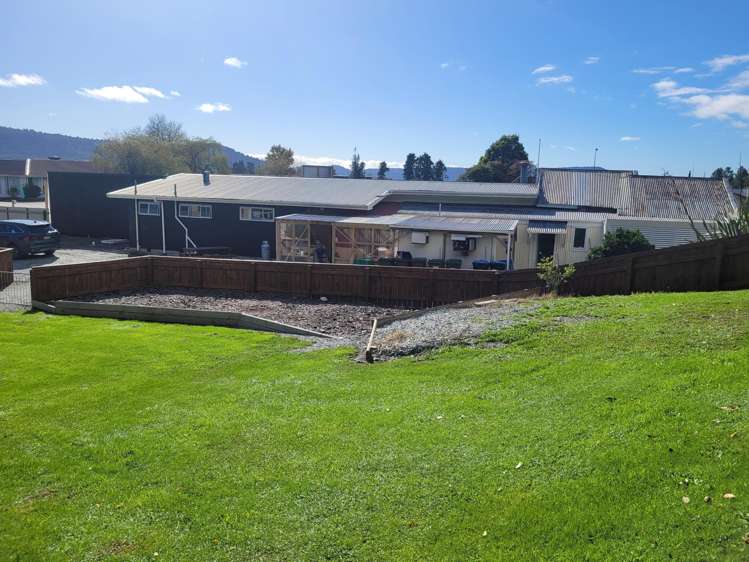 33 Main Road Whataroa_24