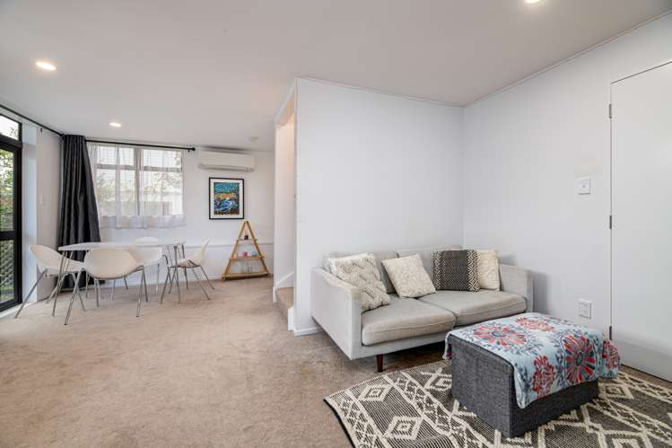 5 Derwent Crescent Titirangi_16