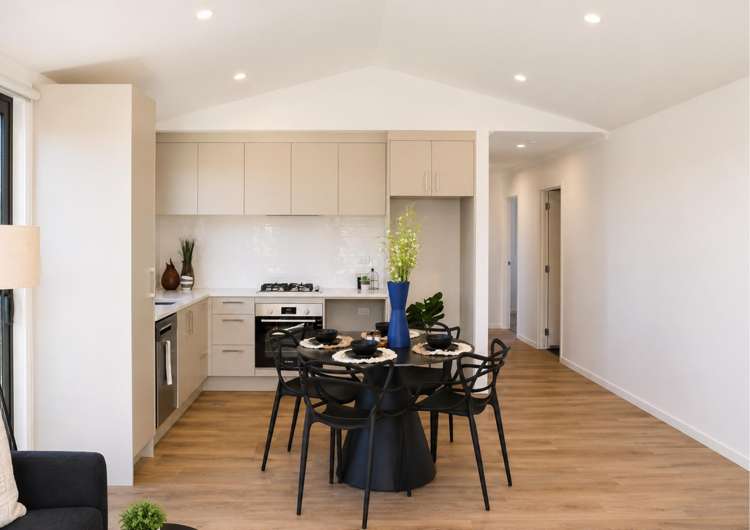 2/3 Waruhia Crescent Rototuna North_7