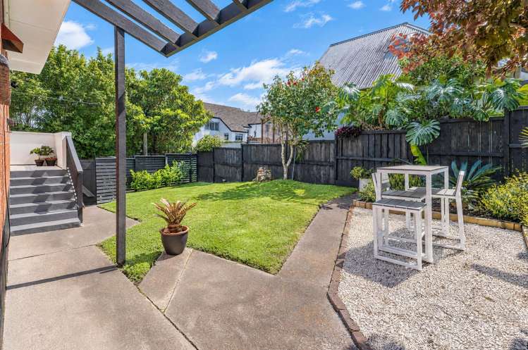 1/11 Waimarie Street St Heliers_12