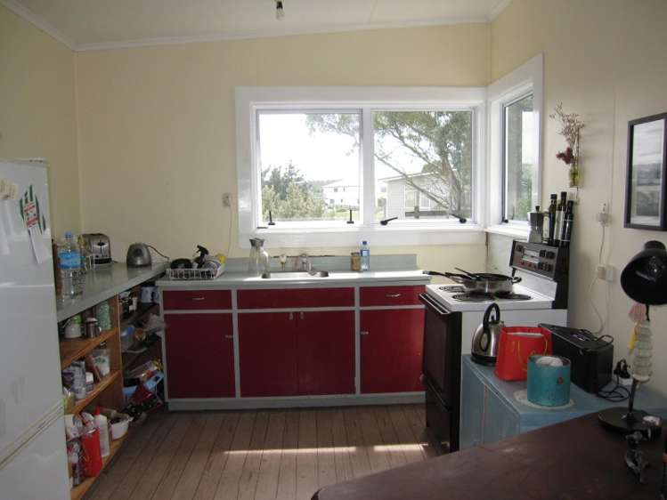 9 Ohinemuhu Street Porangahau_5