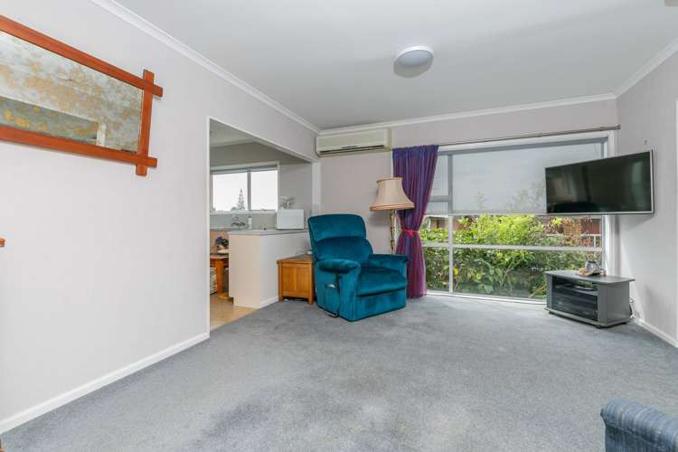 2/2 Camelot Place Glenfield_11
