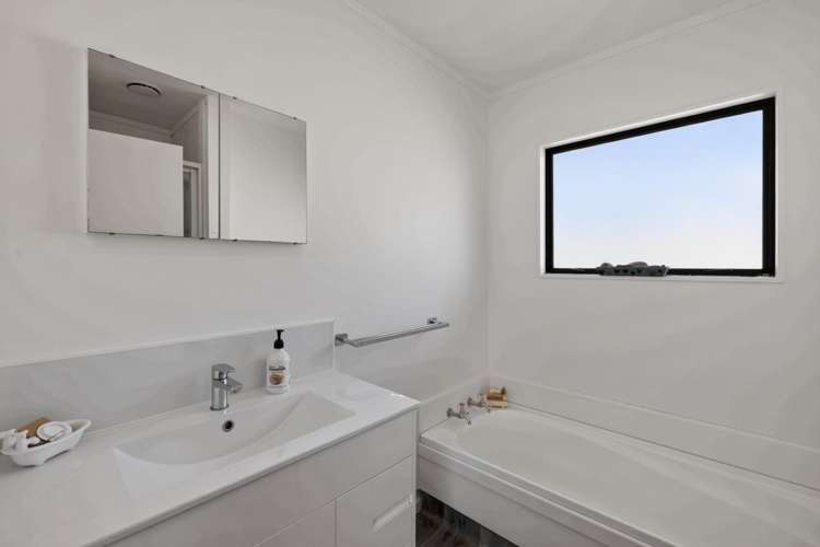 8A Solomon Street Brookfield_12