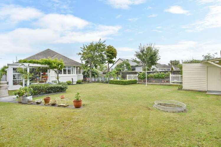 15 Robin Street Burwood_17