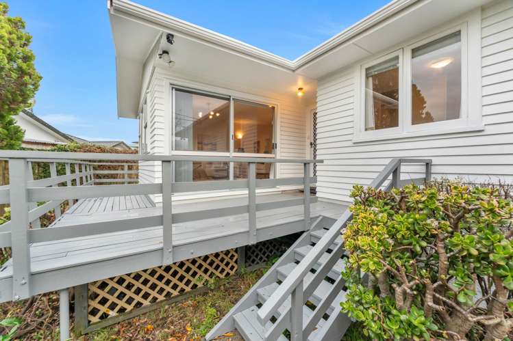 17 Kimber Hall Avenue Mt Roskill_13