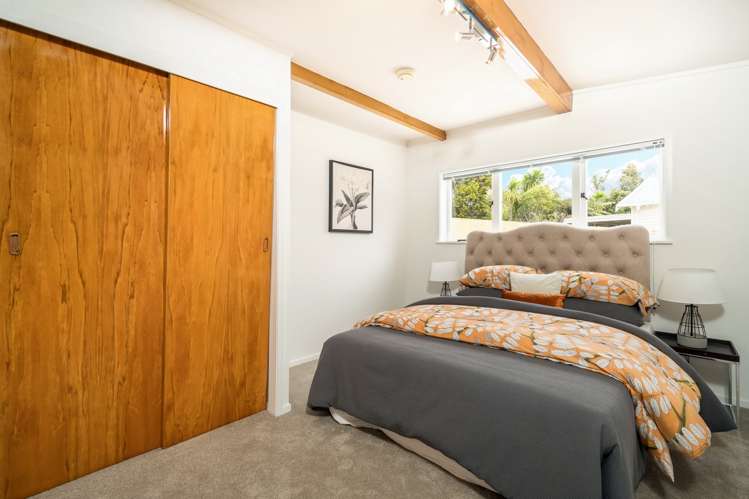 1 Lyons Avenue Murrays Bay_27