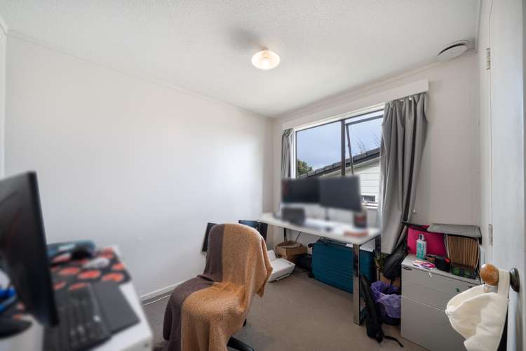 14 Penguin Grove Waitangirua_10