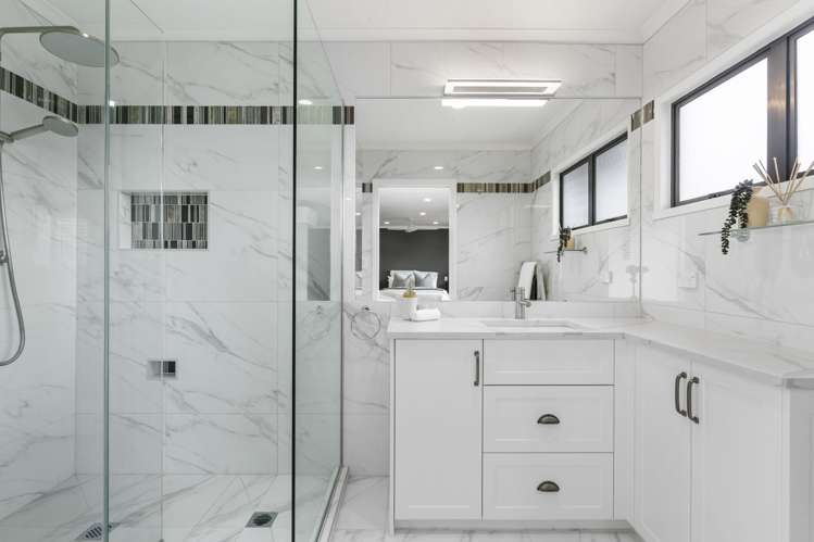 589e East Coast Road Browns Bay_9