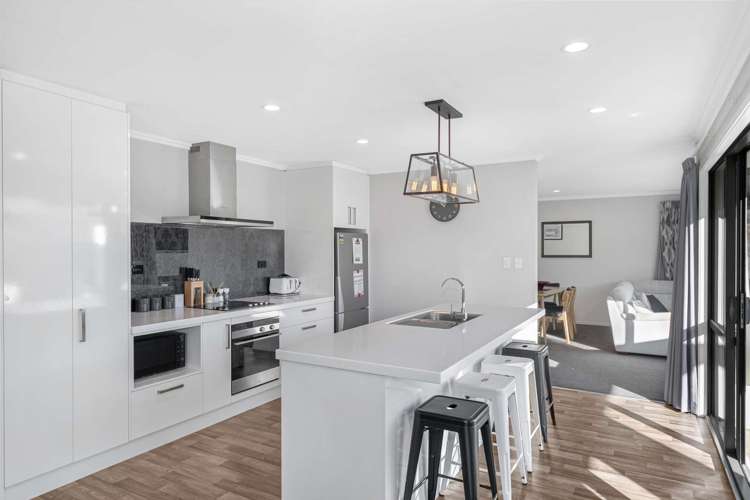 5 Magnetic Place Cromwell_7