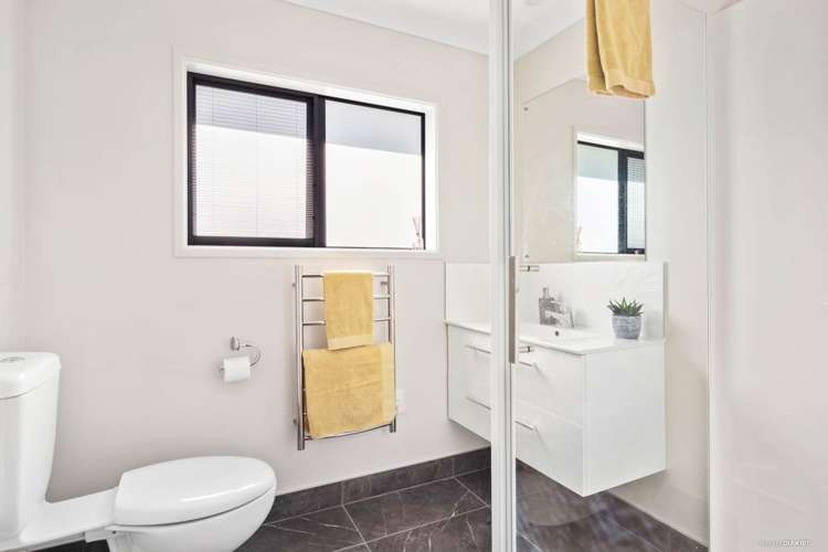 24 Seagrove Road Waiau Pa_10