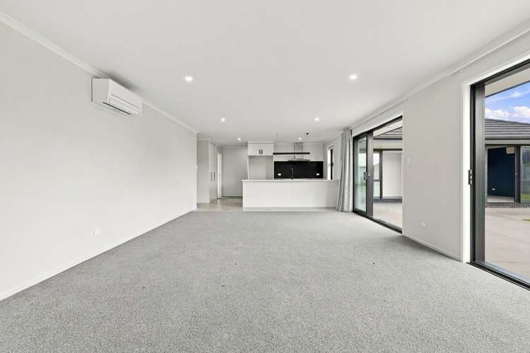 24 Kerr Crescent_5