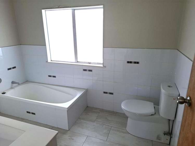 2/31 Wheretia Street Town Centre_16