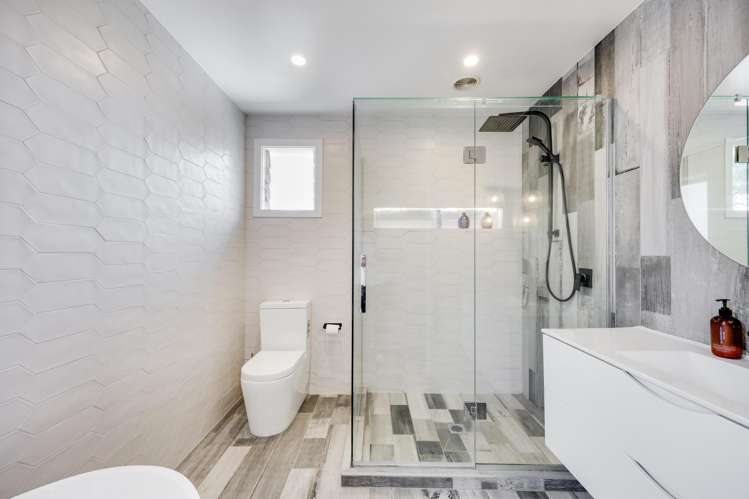 95 Royal Road Massey_14