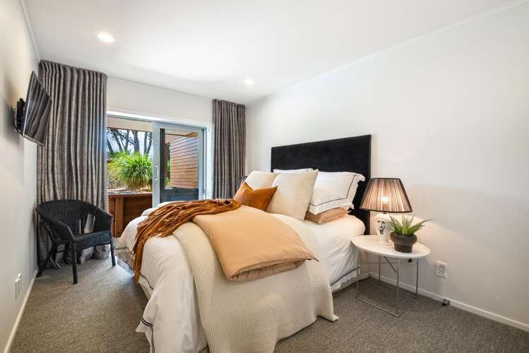 14 Oscar Road Greenhithe_29