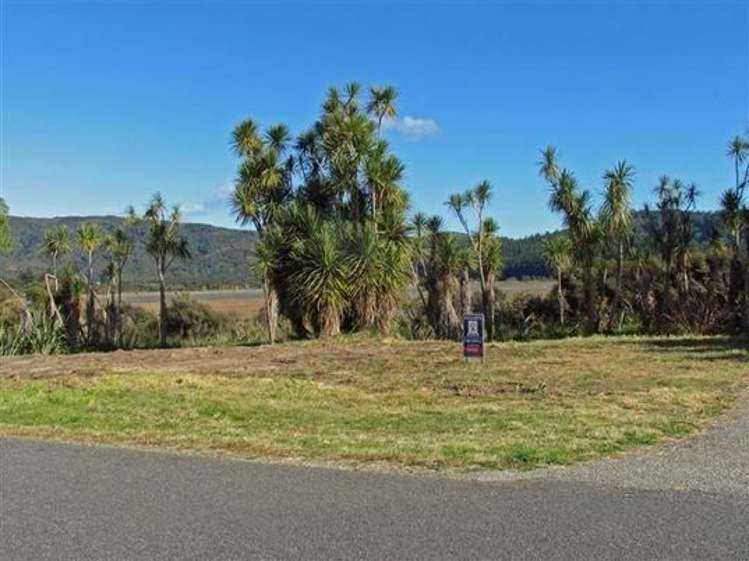 35 Bishop Road Parapara_1