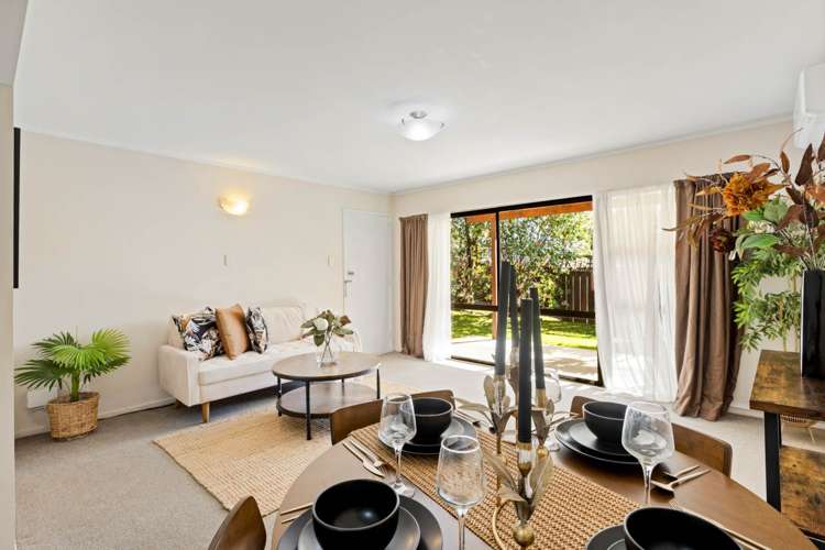 2/21 Burch Street Mount Albert_1