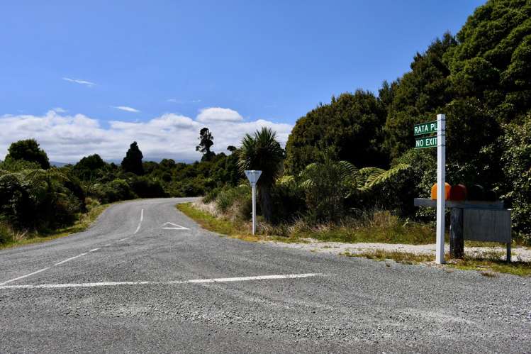37 South Terrace Road Karamea_16