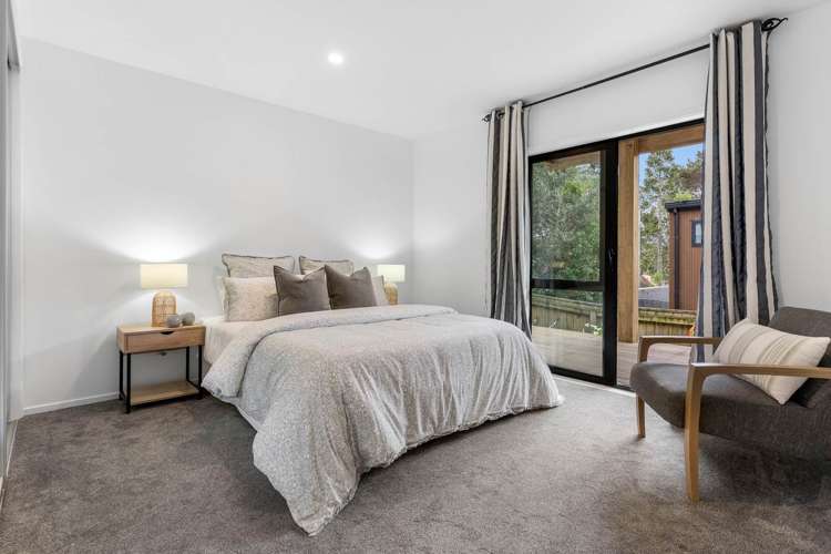 1/12 Surville Place Mairangi Bay_16