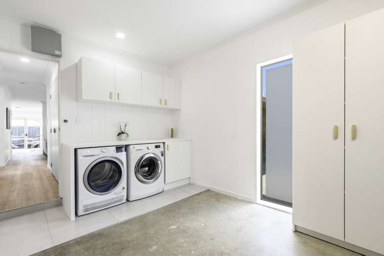 3 Hinton Place Pyes Pa_16