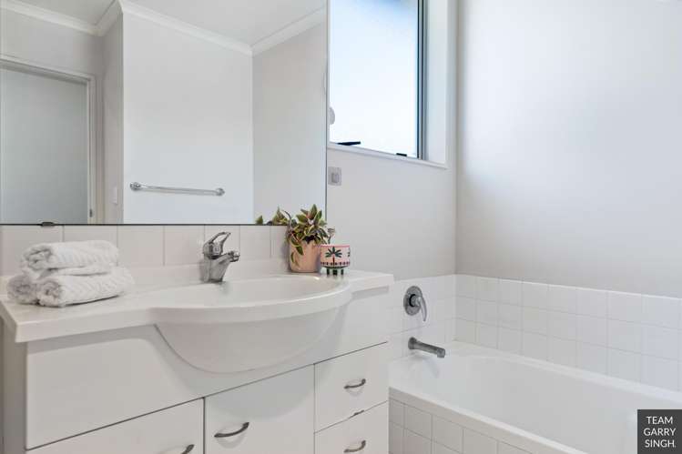 8 Ritchie Crescent Takanini_20