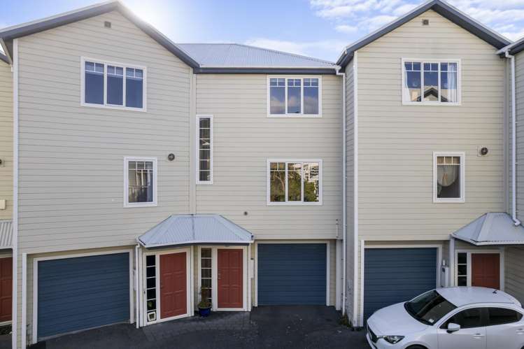 3/10 Colombo Street Newtown_14