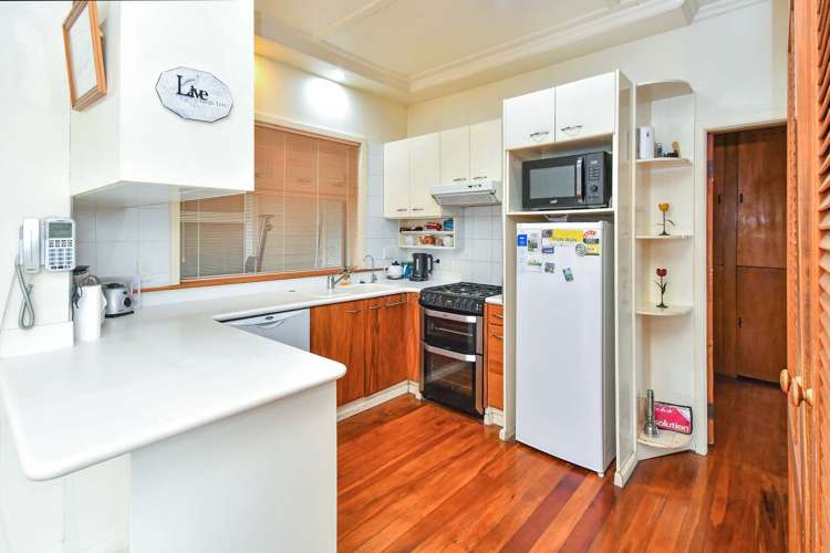 78 Clark Road Pahurehure_8