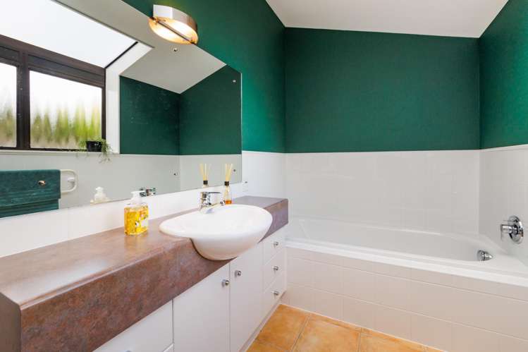 98 Russell Street Palmerston North Central_14