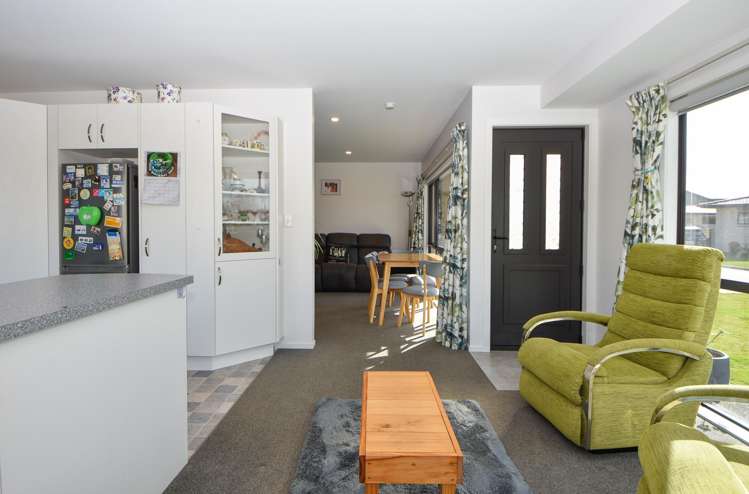 37 Ashmore Park Road Carterton_9