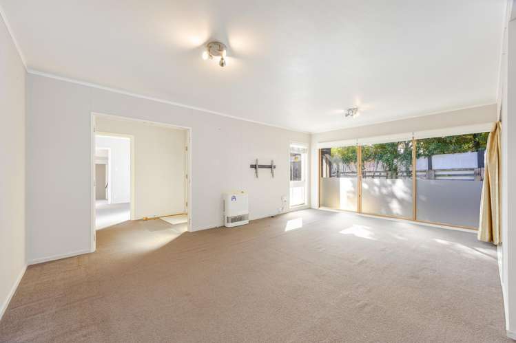 25 Meadway Sunnyhills_8