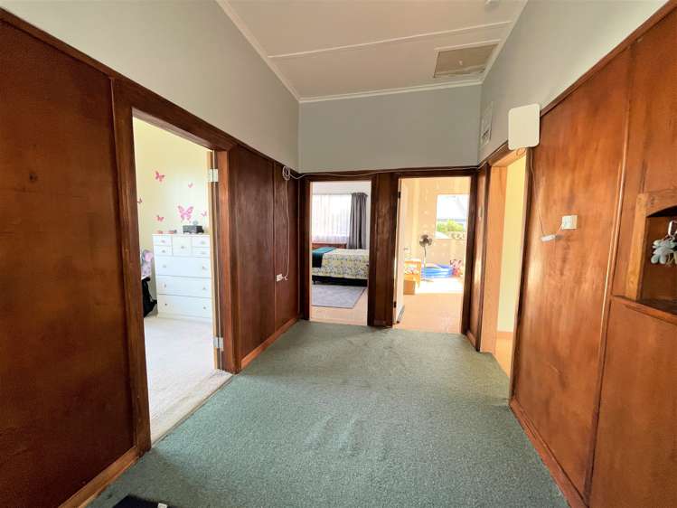 33 Main Road Owaka_11