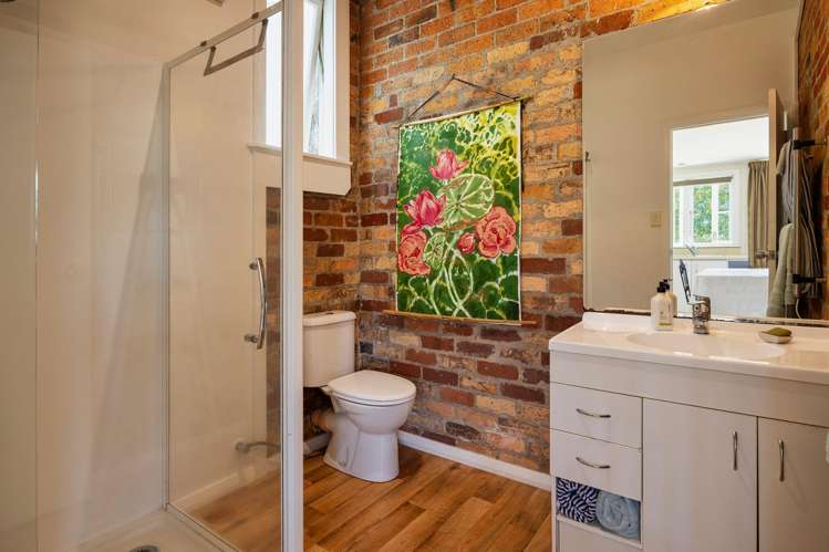 707 & 707B New North Road Mount Albert_36