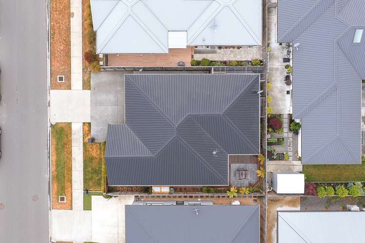 6 Catalina Crescent Burleigh_17