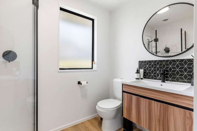 2/63A Colwill Road Massey_11