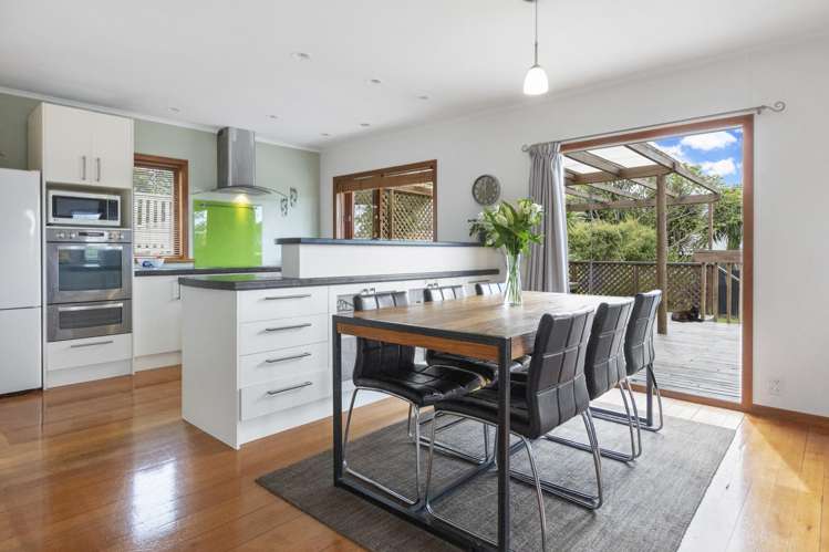 21 Taipari Road Te Atatu Peninsula_1