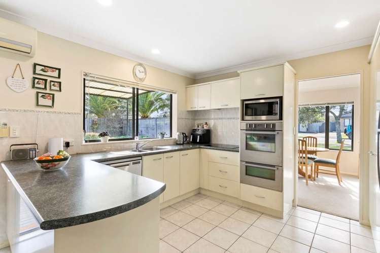 1 Brittas Place East Tamaki_11
