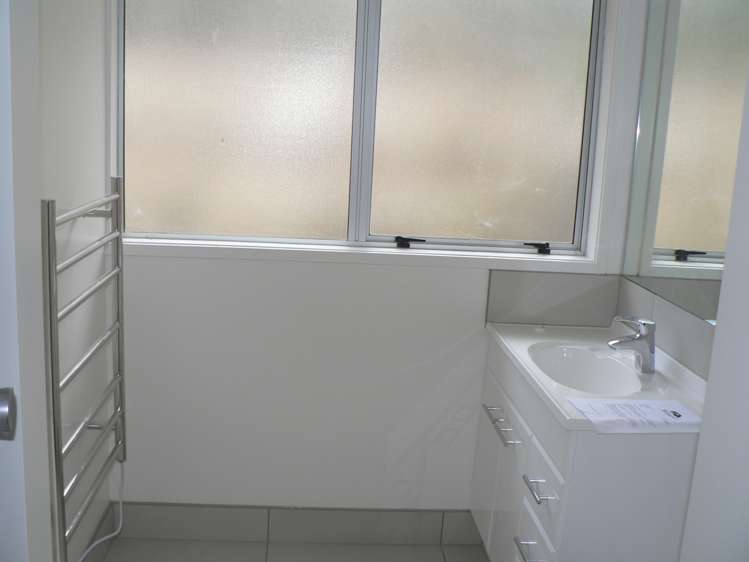 75 Vandeleur Avenue Birkdale_6