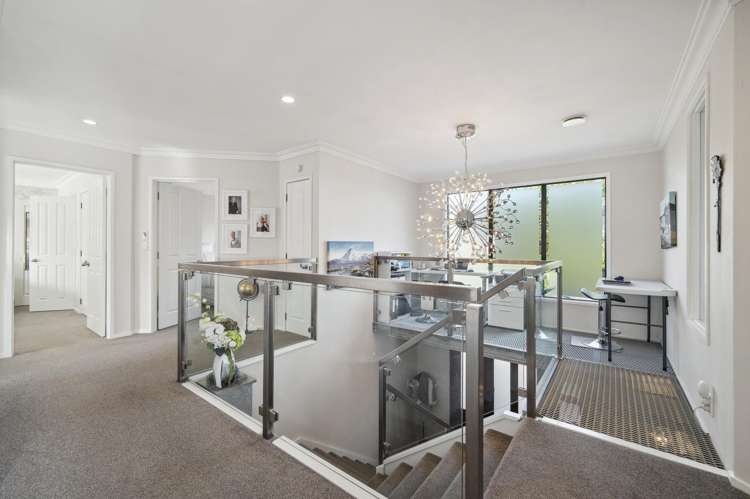 2/7 Waihora Street Hilltop_11