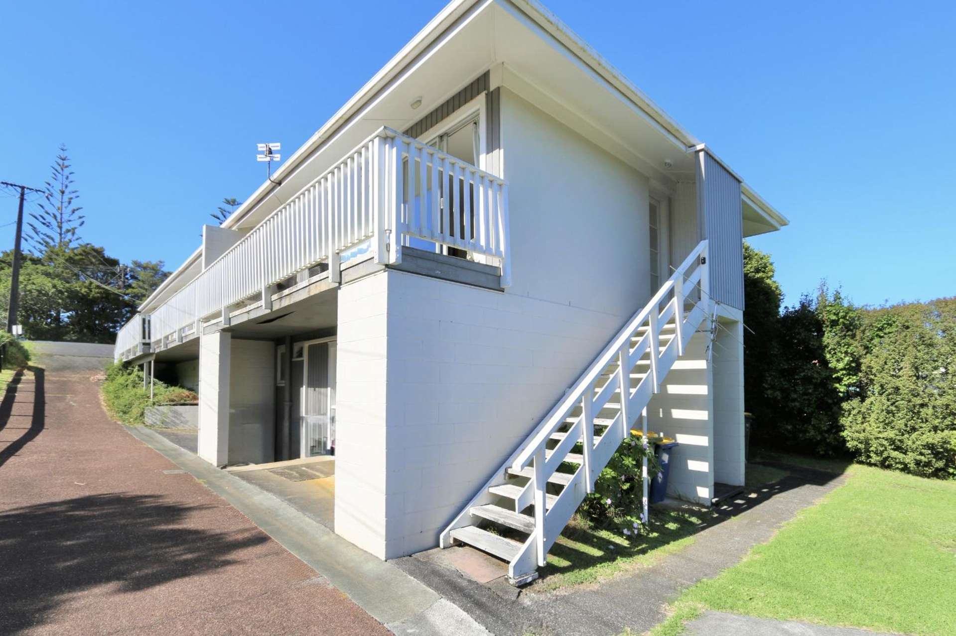 2/231 E Titirangi Road Titirangi_0