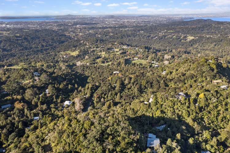 910 West Coast Road Waiatarua_5