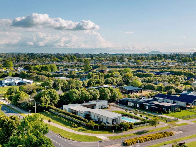 1 Alan Livingston Drive Cambridge_31