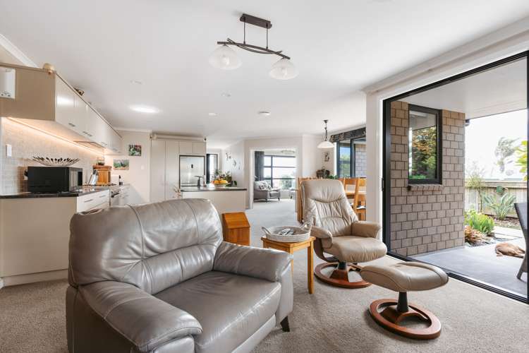 13 Island View Heights Coastlands_5